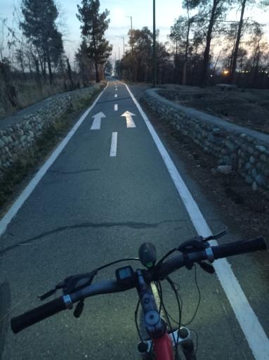 عکس پیست دوچرخه سواری چیتگر