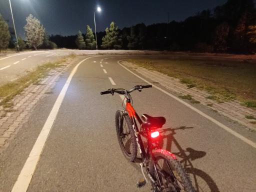 عکس پیست دوچرخه سواری چیتگر