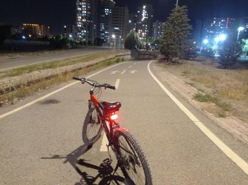 عکس پیست دوچرخه سواری چیتگر