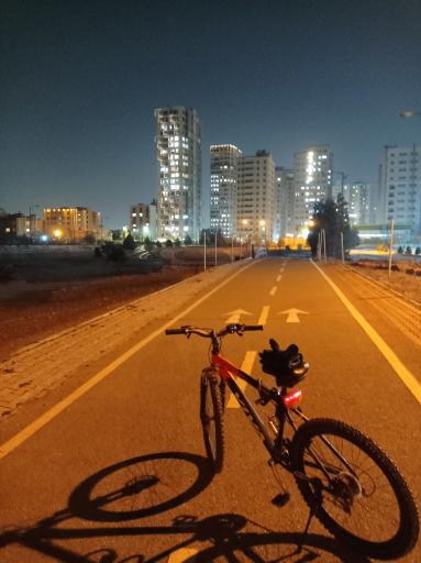 عکس پیست دوچرخه سواری چیتگر