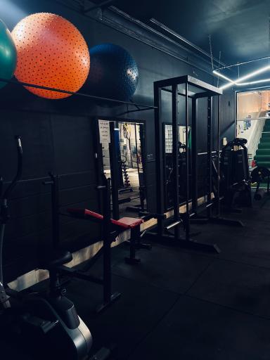 عکس باشگاه ورزشی تهمینه