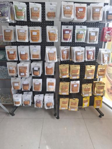 عکس عطاری حنا