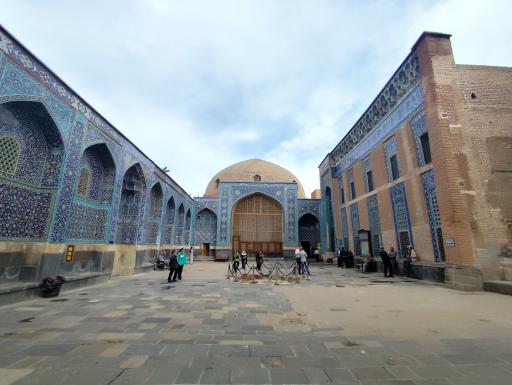 عکس آرامگاه شاه اسماعیل صفوی