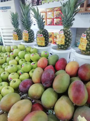 عکس میوه فروشی گلستان