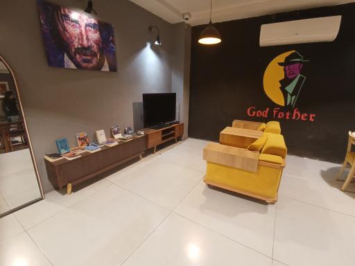 عکس کافه دورهمی ارغوان