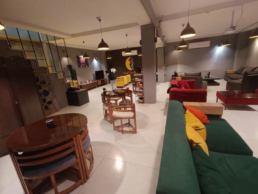 عکس کافه دورهمی ارغوان