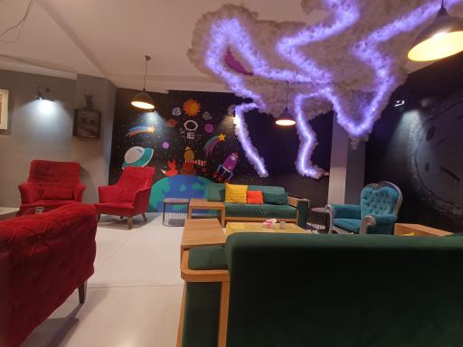 عکس کافه دورهمی ارغوان