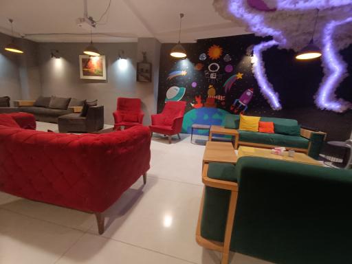 عکس کافه دورهمی ارغوان