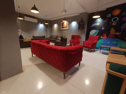 عکس کافه دورهمی ارغوان