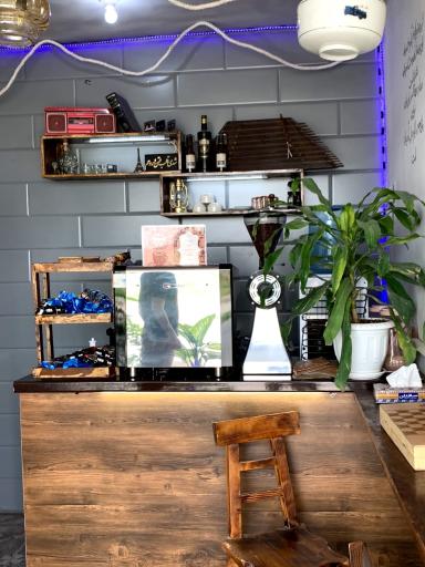 عکس قهوه سرای شایان