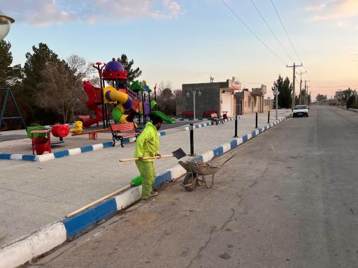 عکس زمین بازی کودکان خورزان