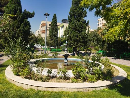 عکس بوستان باغ رز