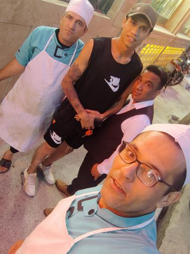 عکس طباخی لاله