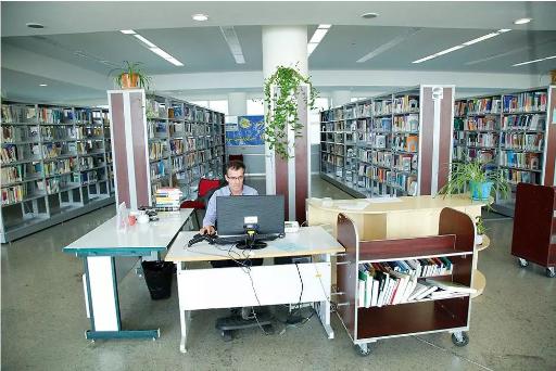 عکس کتابخانه و مرکز اسناد علمی