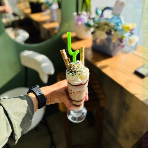 عکس کافه پنج صبحی ها