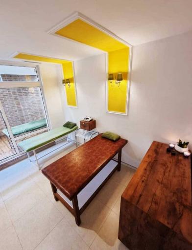 عکس دکتر یونس نجفیان  متخصص طب سنتی