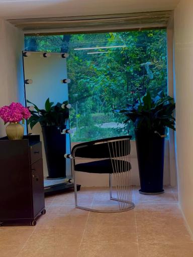 عکس مرکز زیبایی حنا