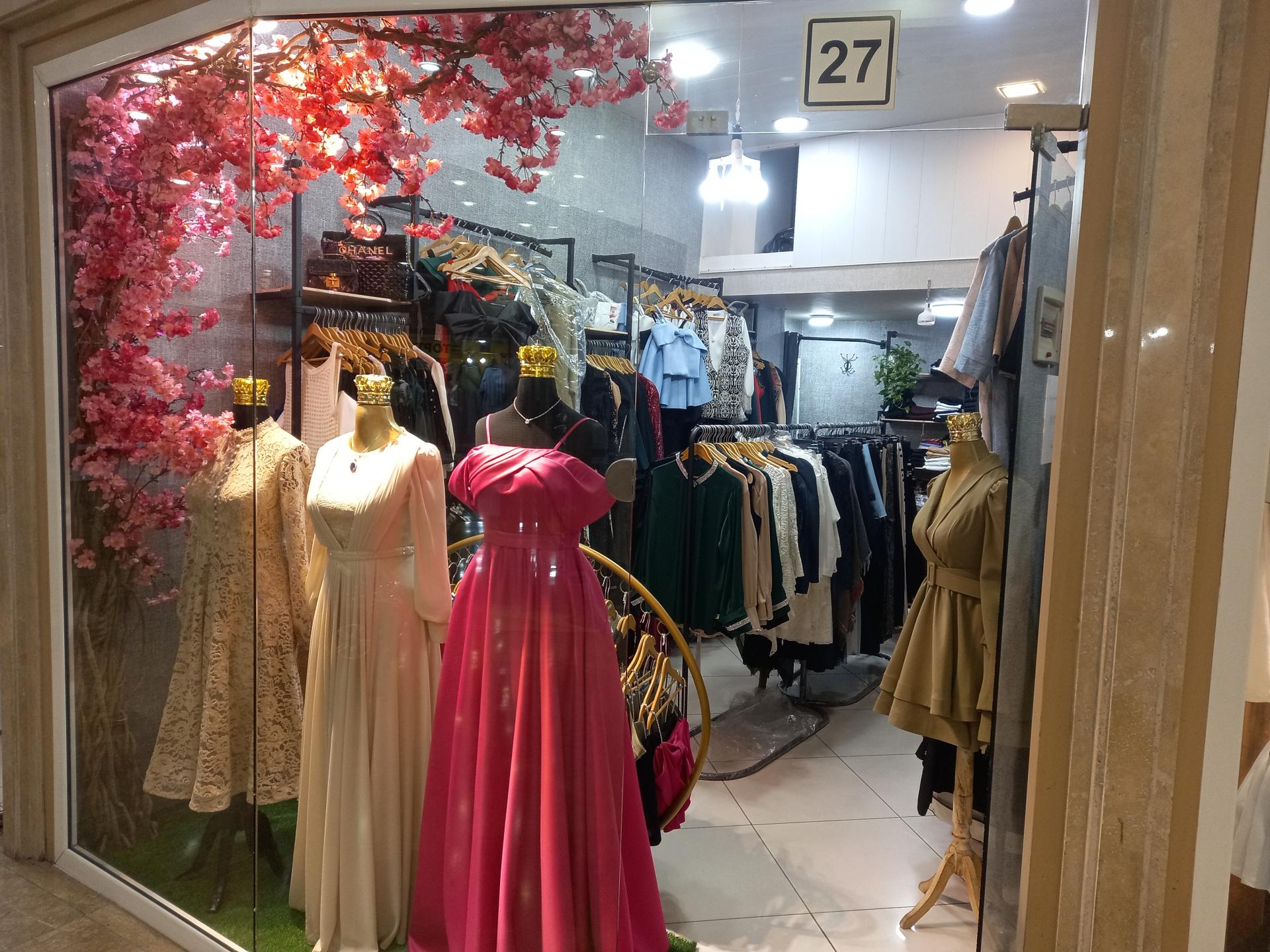 عکس فروشگاه لباس زنانه و مجلسی ترمه