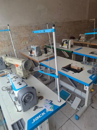 عکس فروشگاه چرخ خیاطی تاج (مدیریت ابوالفضل ملازاده)