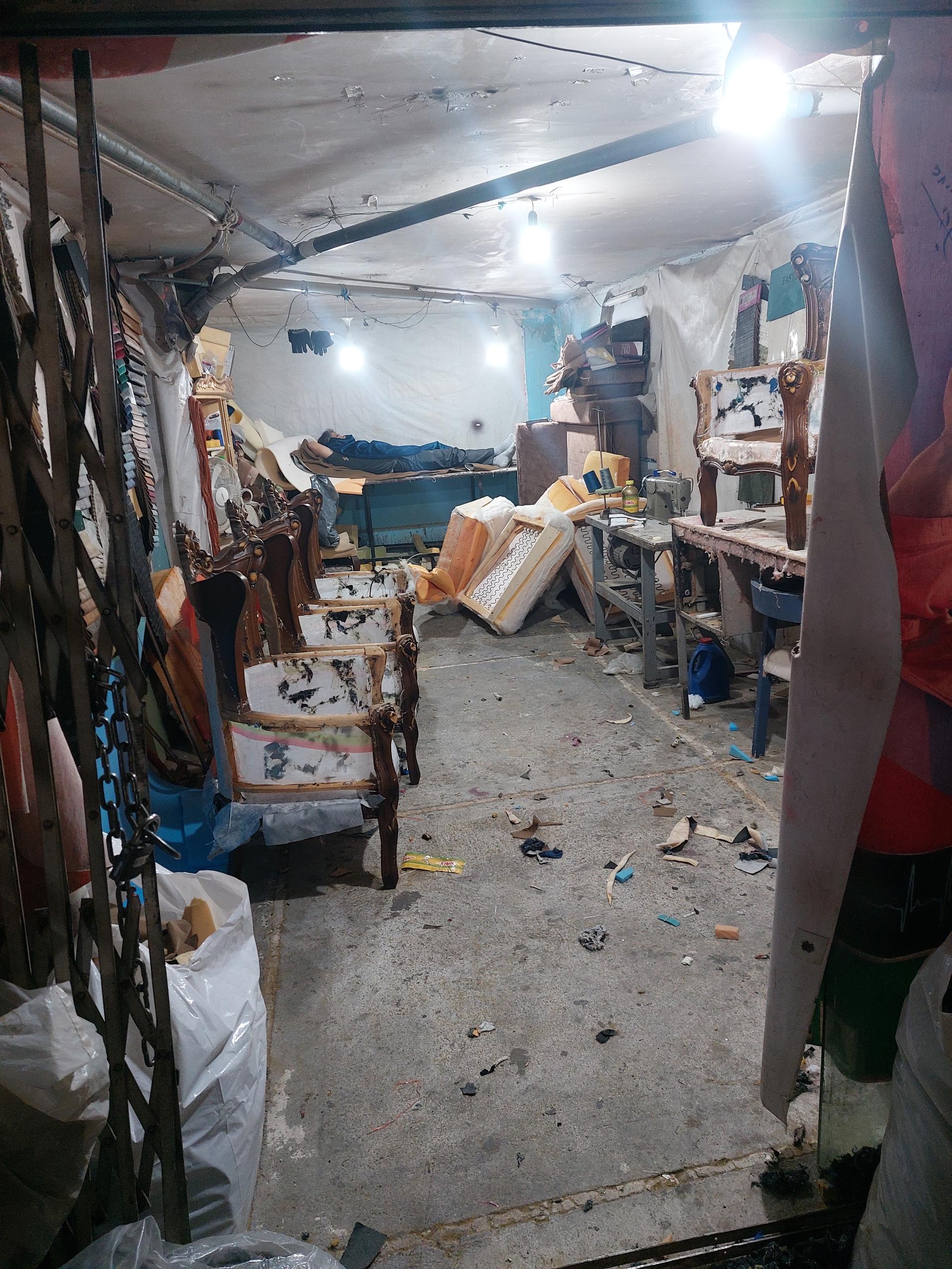 عکس رویه کوبی و تعمیرات مبل جنگلی