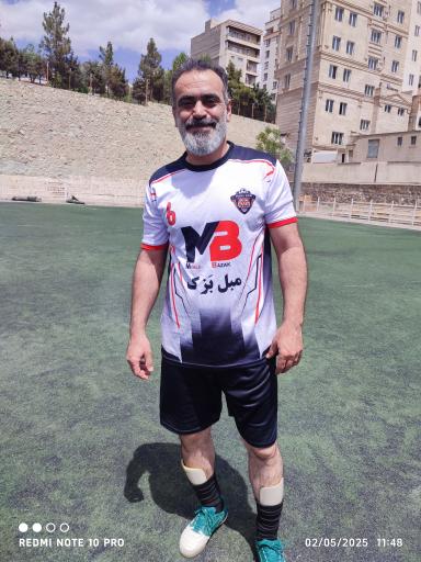 عکس ورزشگاه شهدای رودهن