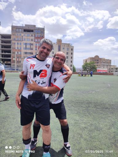 عکس ورزشگاه شهدای رودهن