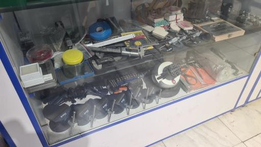 عکس فروشگاه ابزار زرگری تک
