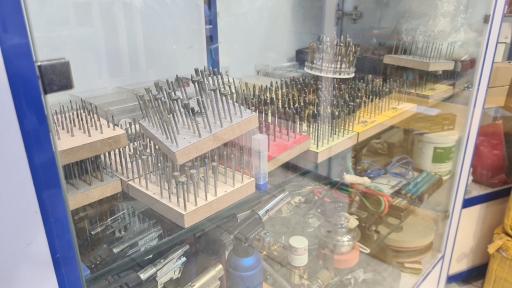 عکس فروشگاه ابزار زرگری تک