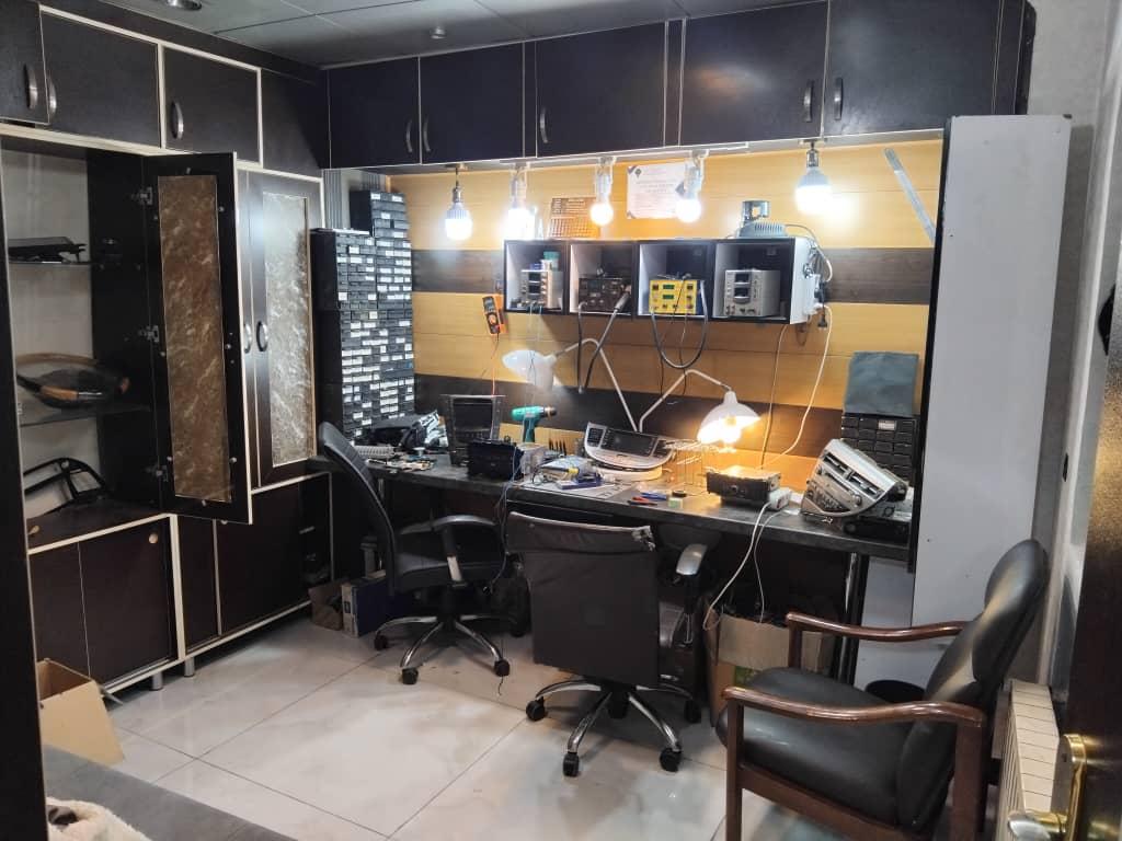 عکس تعمیر ضبط مانیتور و امپلی هارمن 