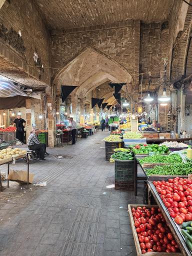 عکس بازار بزرگ و تاریخی زنجان