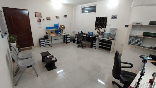 عکس تعمیرات الکترونیک خودرو نوین الکترونیک