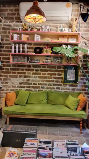 عکس عمارت رو به رو