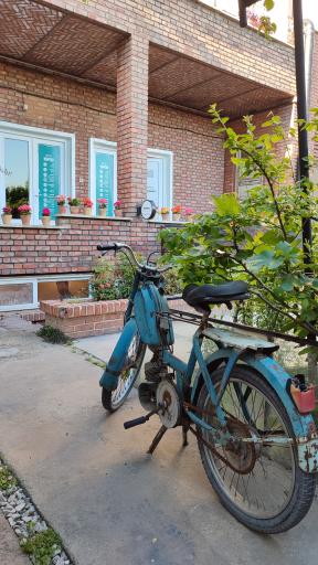 عکس عمارت رو به رو