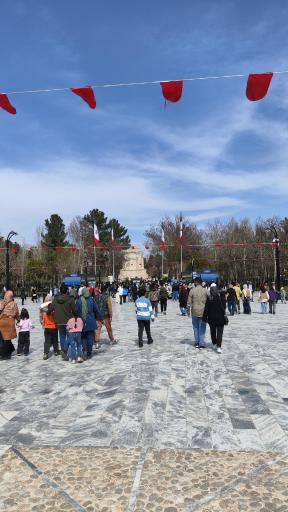 عکس ورودی بوستان جلوخان آرامگاه 