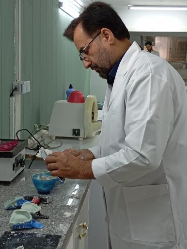 عکس لابراتوار دندانسازی موسوی