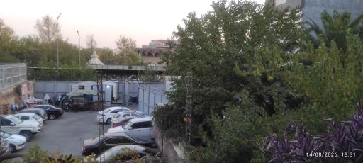 عکس عمارت رو به رو