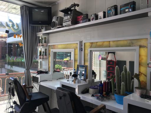 عکس آرایشگاه صدری