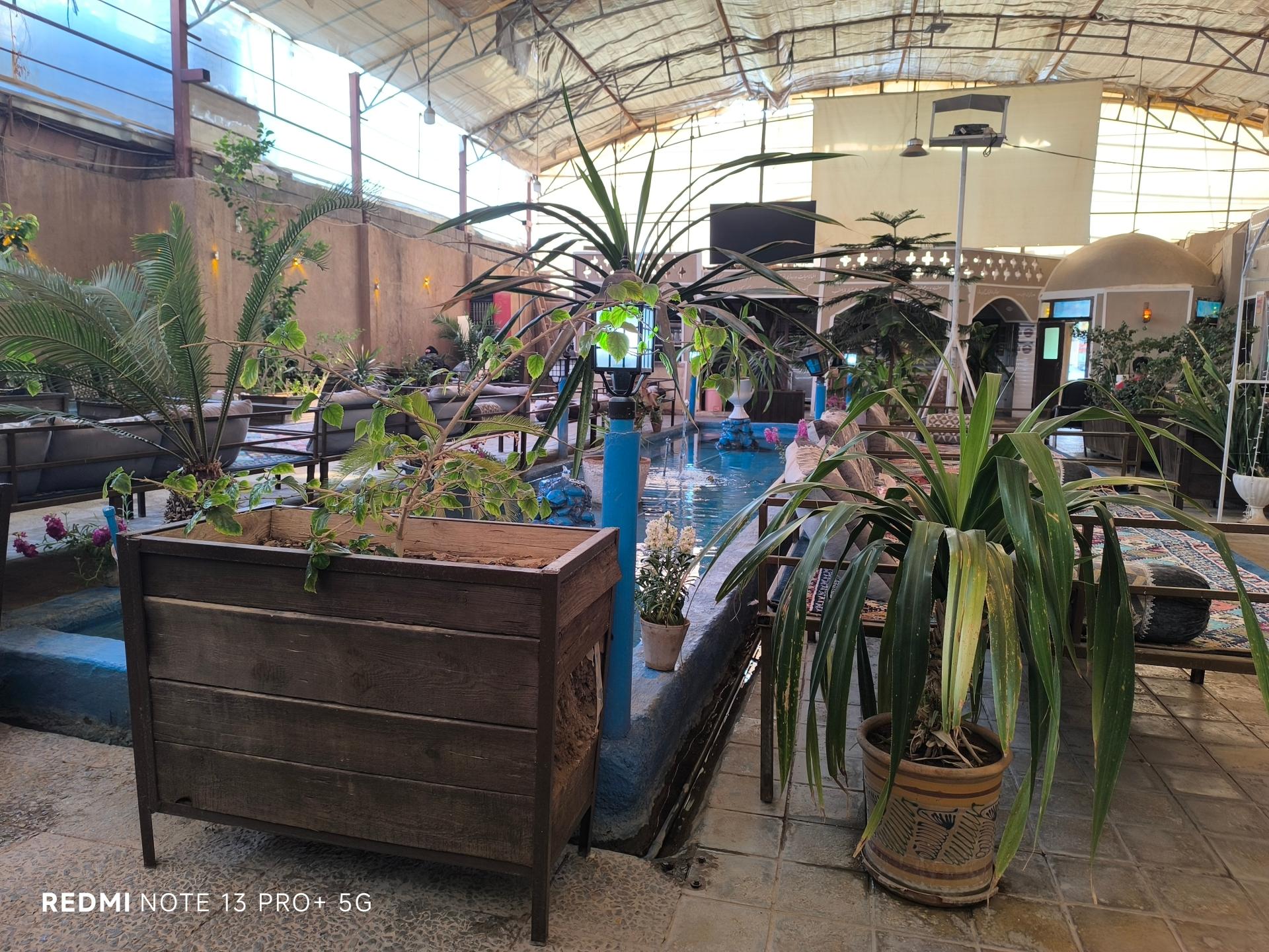 عکس رستوران سنتی بی بی ملک ناز