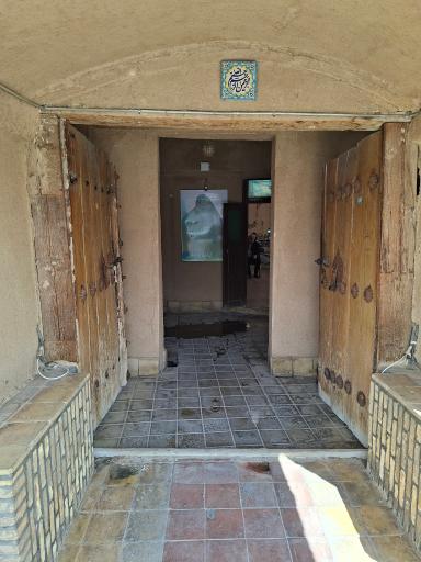 عکس رستوران سنتی بی بی ملک ناز