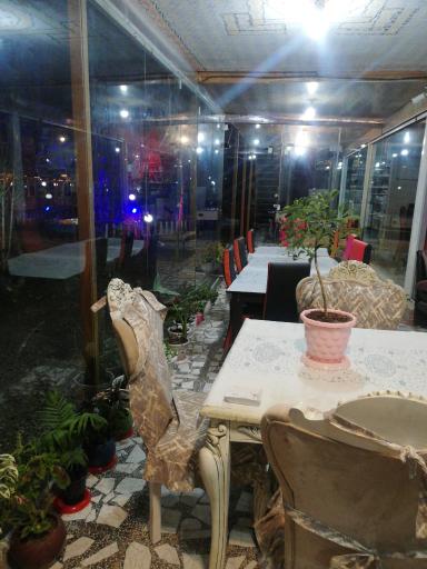 عکس باغ رستوران تاپ جمشید