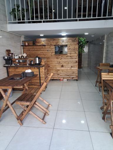 عکس کافه فست فود ایفل