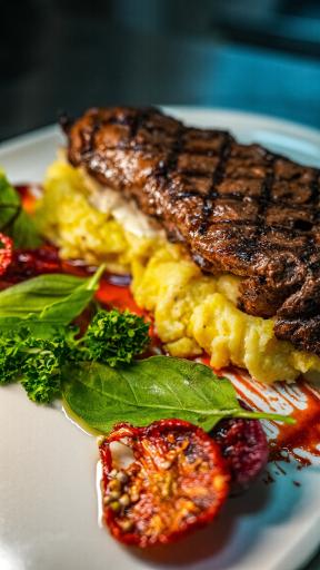 عکس مجتمع گردشگری قصر خورشید طرقبه