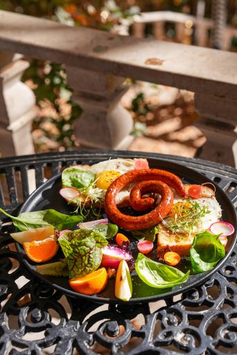 عکس مجتمع گردشگری قصر خورشید طرقبه