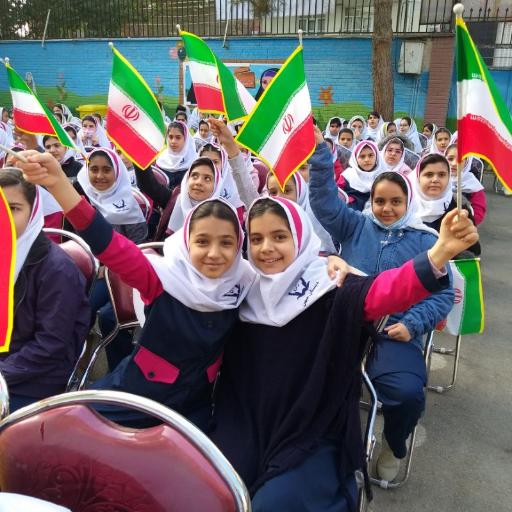 عکس دبستان دخترانه میهن