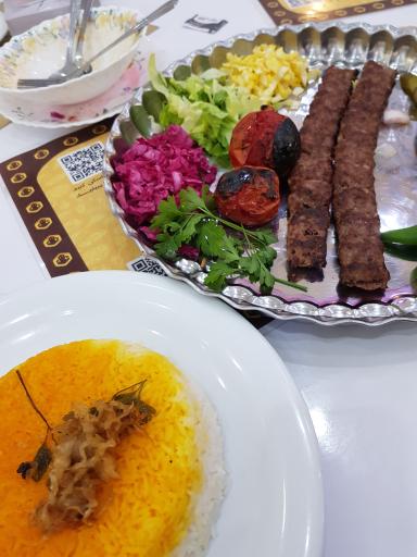 عکس رستوران قصر طلایی