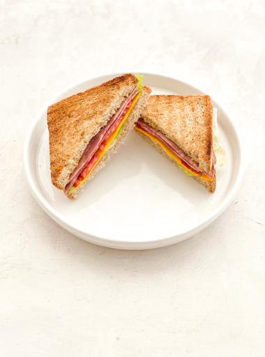 عکس ساندویچ‌ بار آلیما