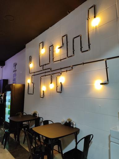 عکس کافه و قلیون سرای اینجا