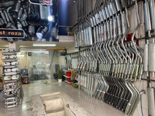 عکس تعمیرگاه رضا اگزوز