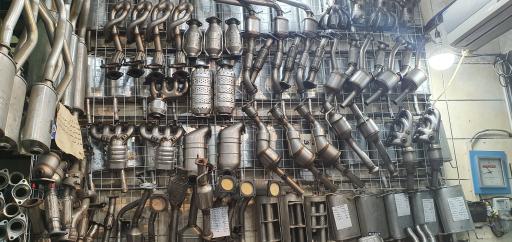 عکس تعمیرگاه رضا اگزوز