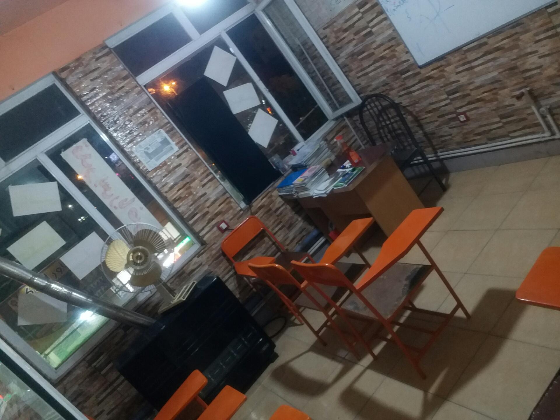 عکس کلاس تقویتی ریاضی وفیزیک  و مشاور کنکور مهندس سید حسینی